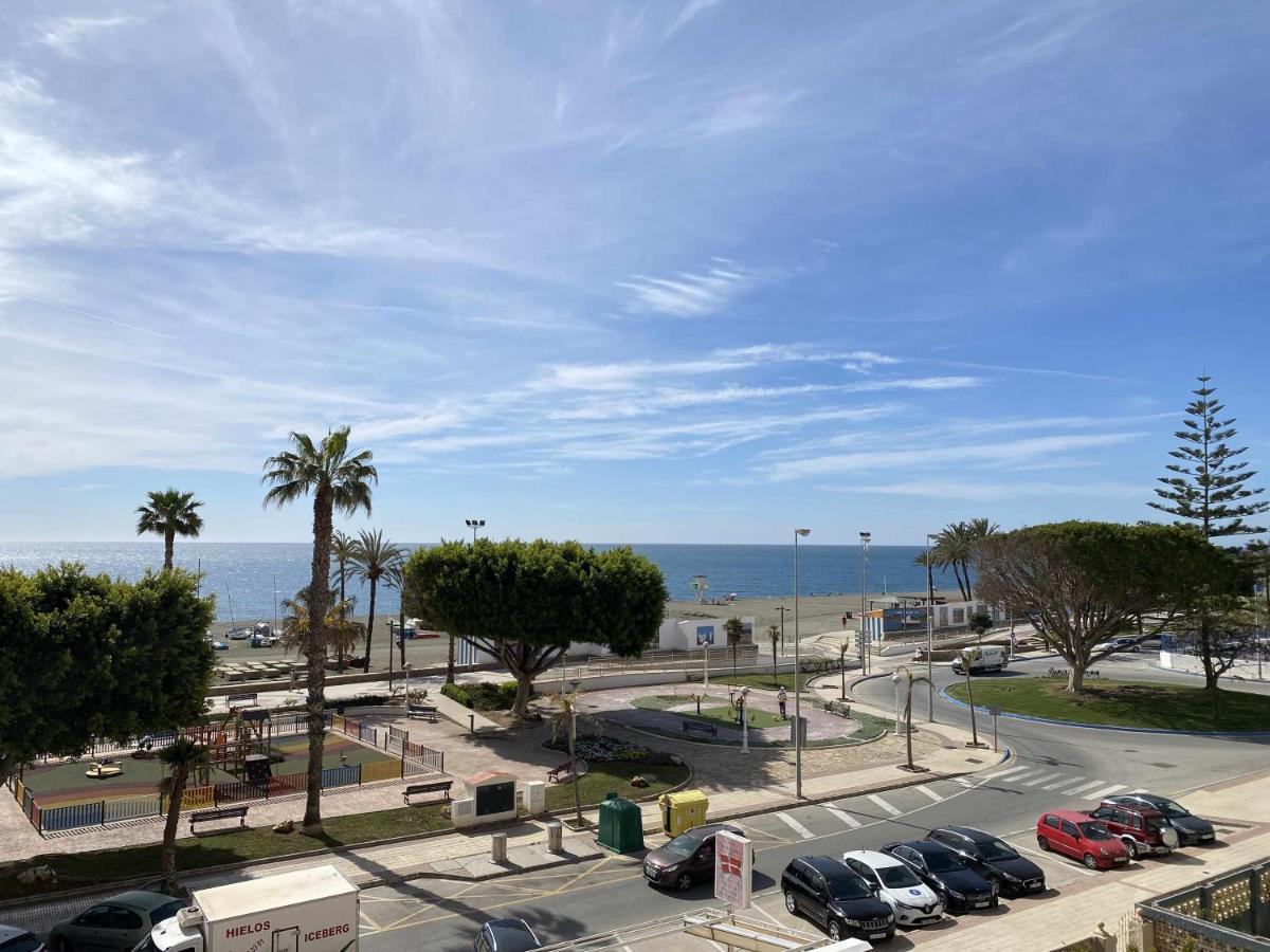 Apartamento 2 Habitaciones Frontal Al Mar 3 Torre Del Mar Exteriör bild
