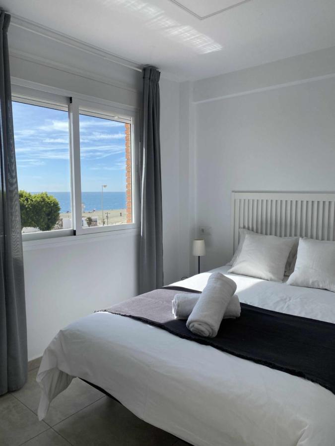 Apartamento 2 Habitaciones Frontal Al Mar 3 Torre Del Mar Exteriör bild